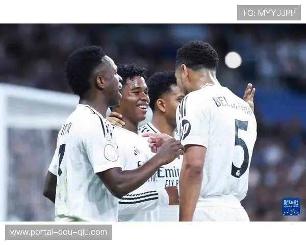 皇家马德里4-1大胜皇家社会，维尼修斯点球梅开二度助球队登顶积分榜